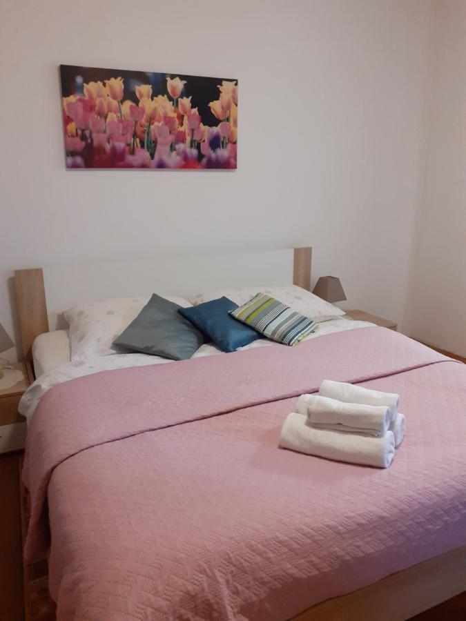 Apartments Novacic ポレッチ エクステリア 写真