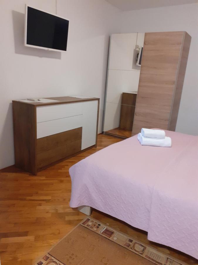 Apartments Novacic ポレッチ エクステリア 写真