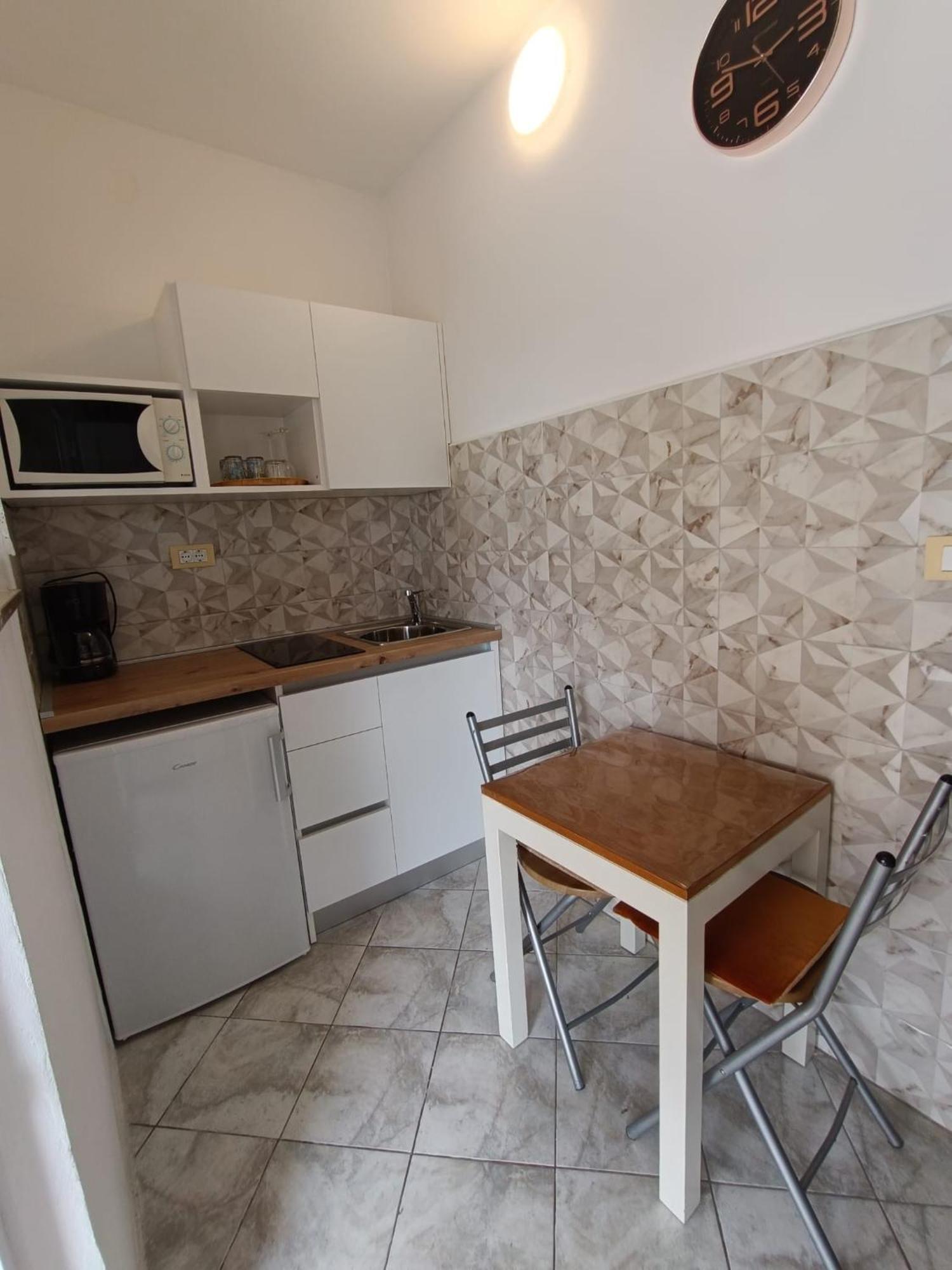 Apartments Novacic ポレッチ エクステリア 写真